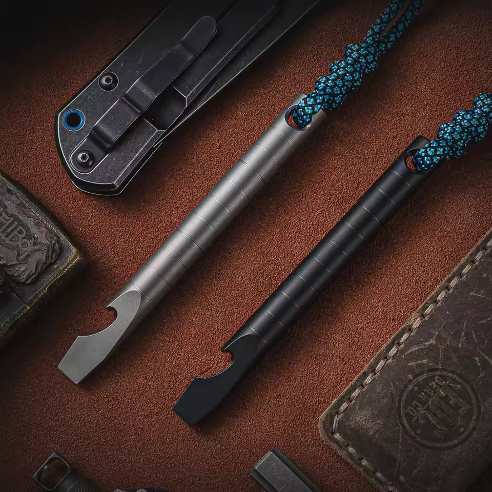 Pry bar in hand use